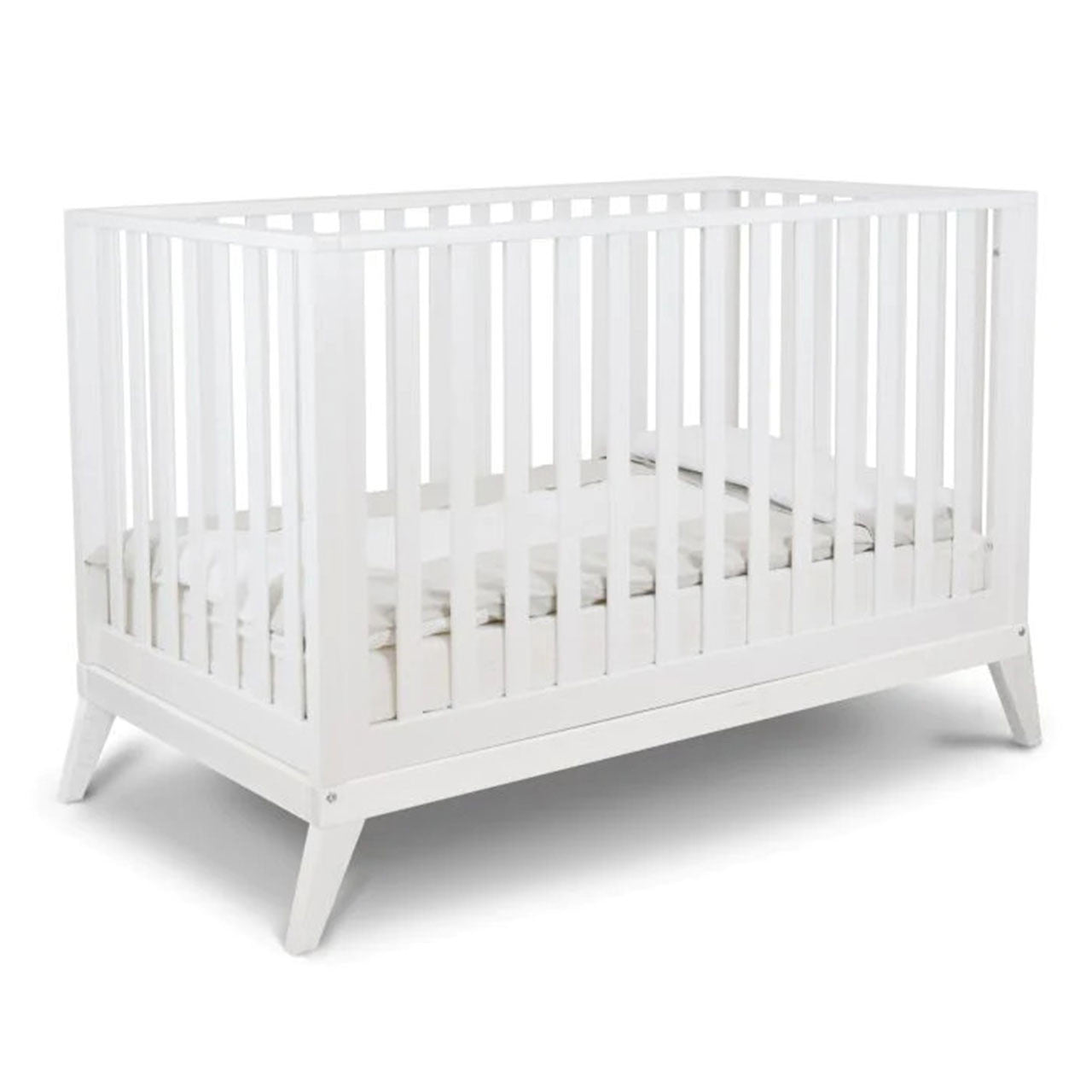 Donatello crib in solid white