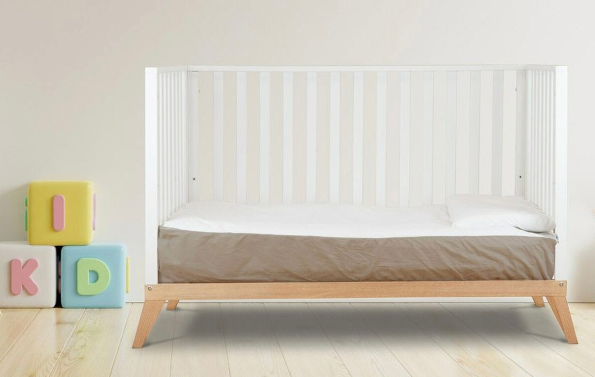 Donatello crib set up as a daybed, in white/natural